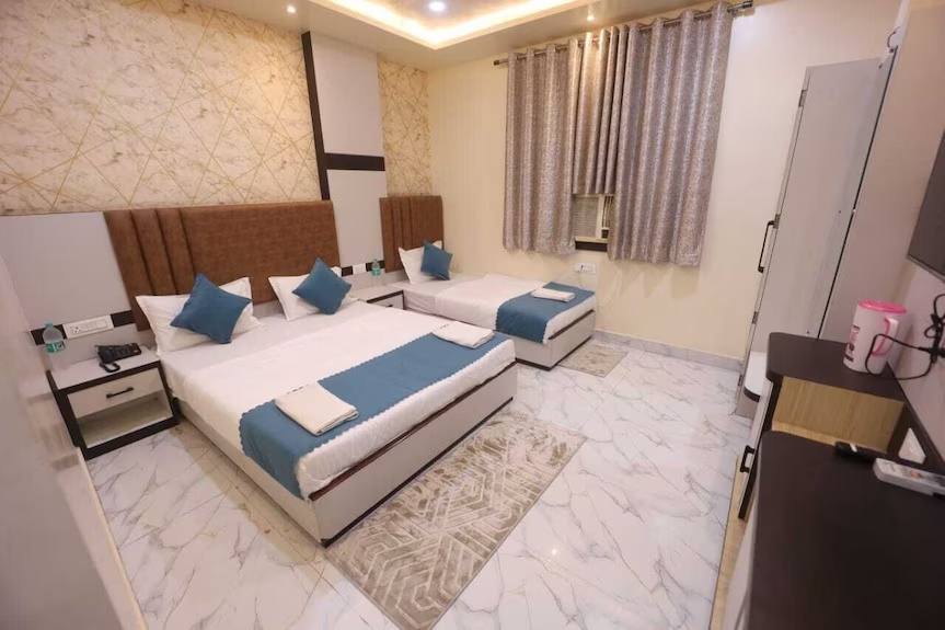 Modern family room at Swayambhoo Guest House Kollur